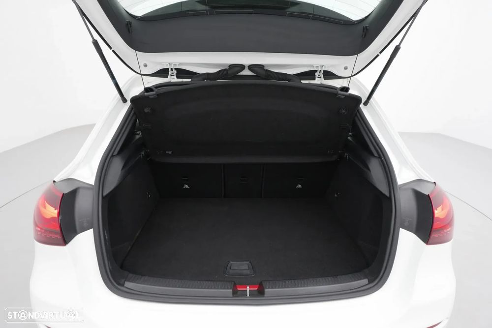 Mercedes-Benz A 250 e - 27