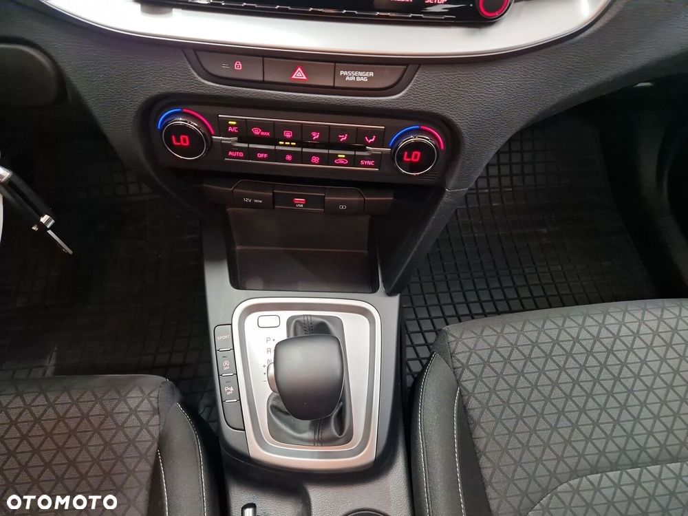 Kia Ceed 1.4 T-GDI M DCT - 17