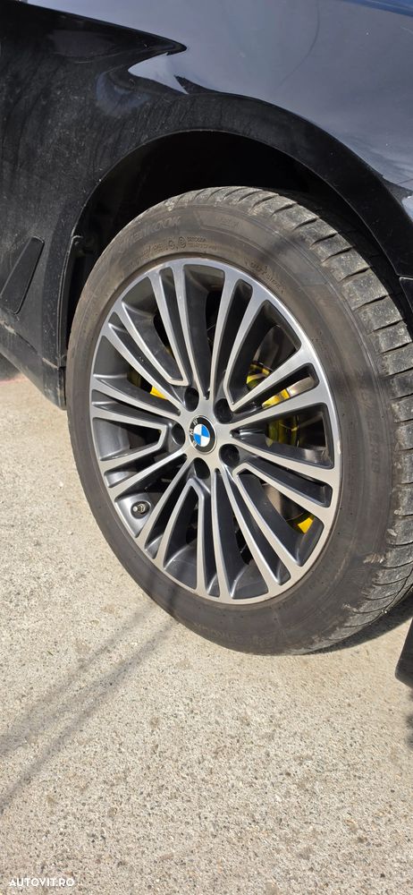 BMW Seria 5 520d xDrive AT - 12