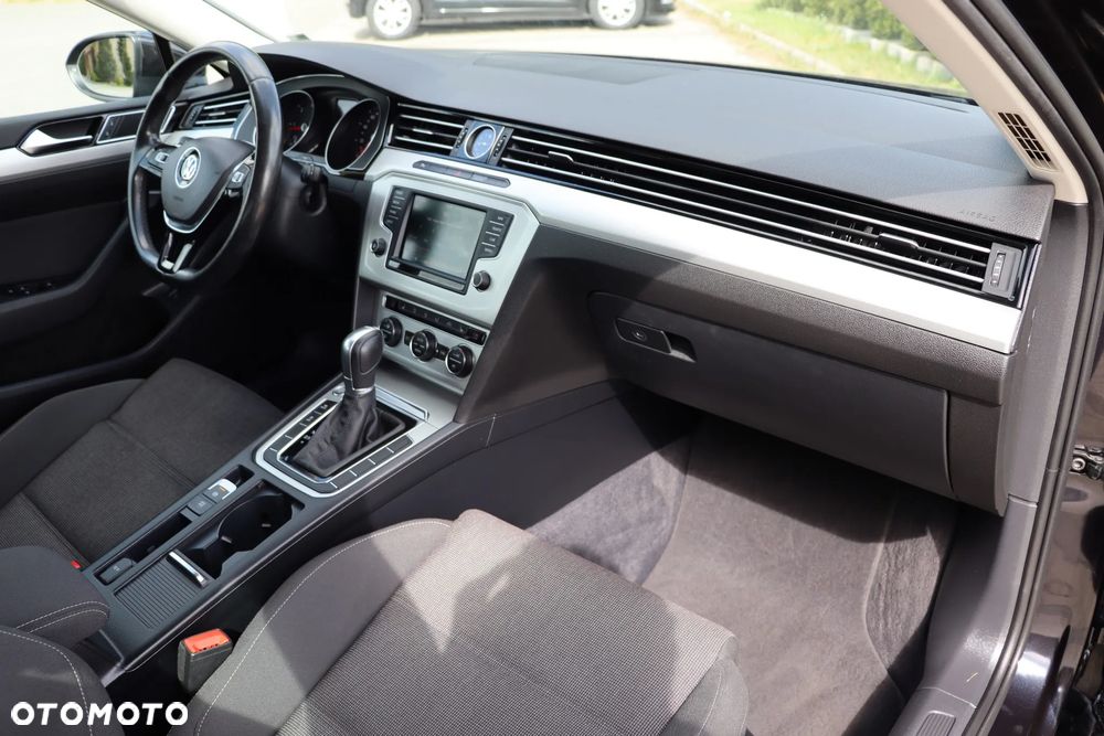Volkswagen Passat Variant ver-variant-2-0-tdi-scr-dsg-comfortline - 31
