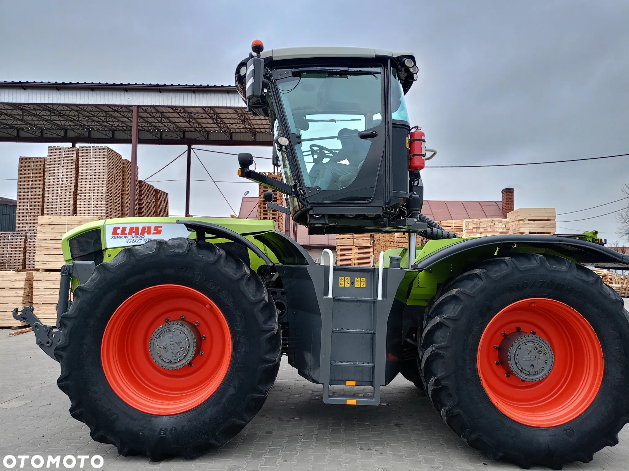 Claas XERION 3800 TRAC VC - 3