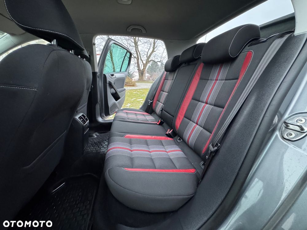 Volkswagen Golf - 34