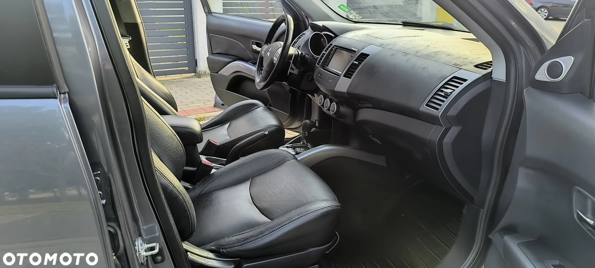 Mitsubishi Outlander 2.4 4WD CVT Intense - 28