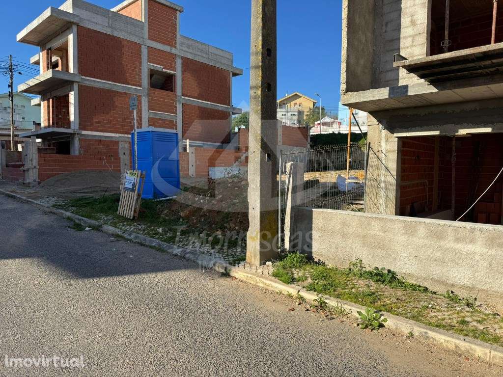 Terreno urbano com projeto e vista rio no Bairro do Sol Tejo, São J... - Grande imagem: 2/28