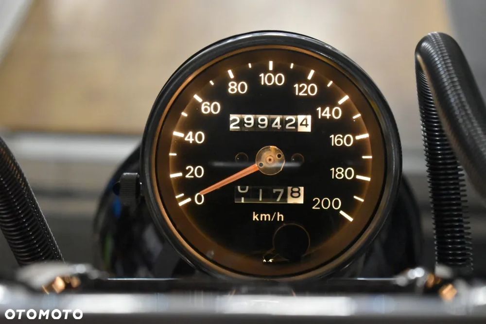 Suzuki Intruder - 40