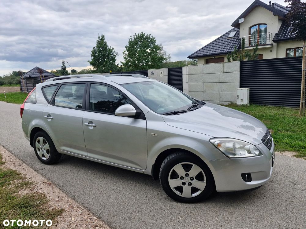 Kia Ceed 1.6 Crdi Comfort - 1