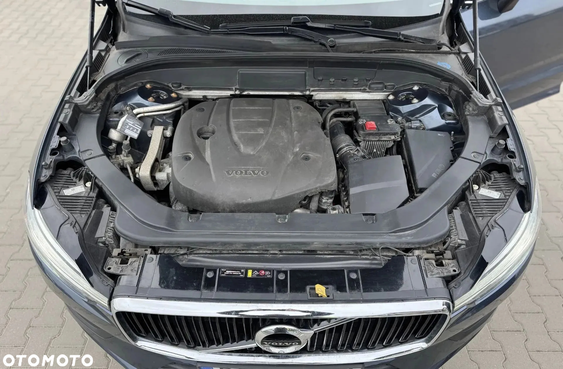 Volvo XC 60 D4 Momentum Pro - 38