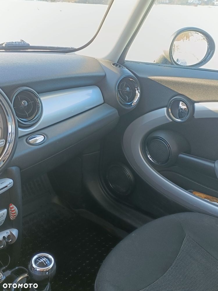 MINI Cooper Standard - 23