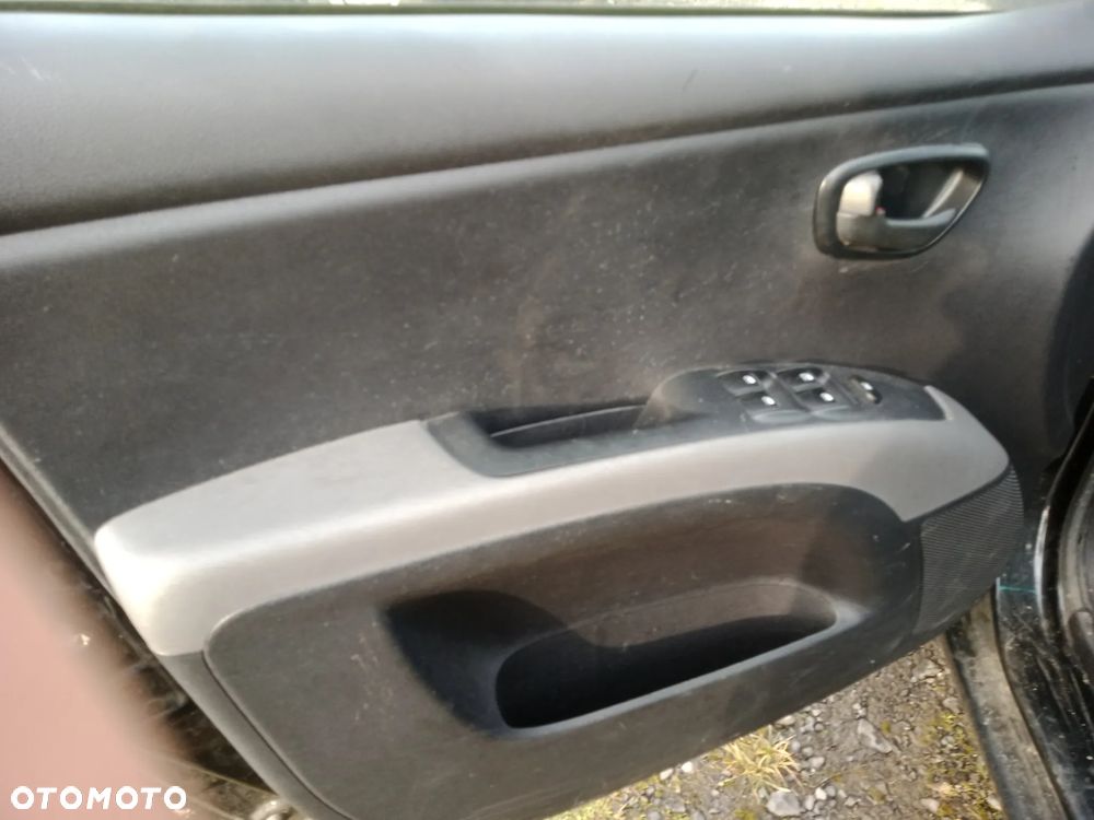 Hyundai i10 1.1 Comfort - 11