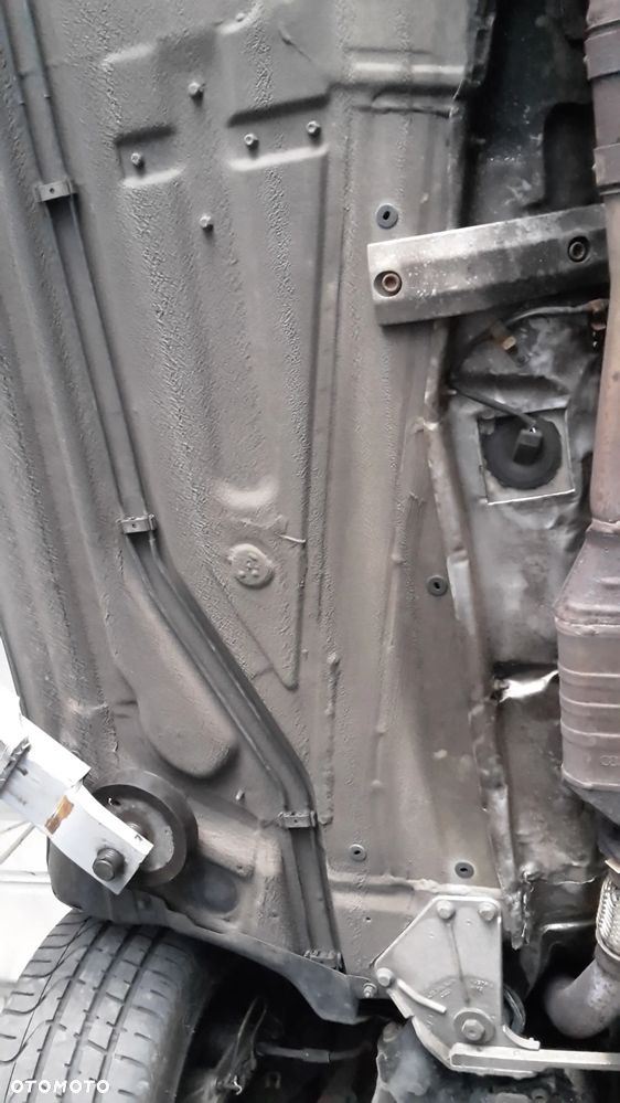 Audi A8 4.2 Quattro - 37