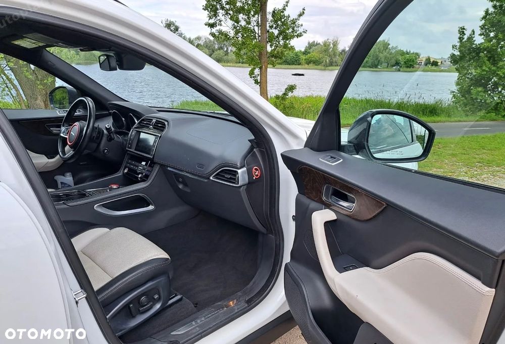 Jaguar F-Pace - 13