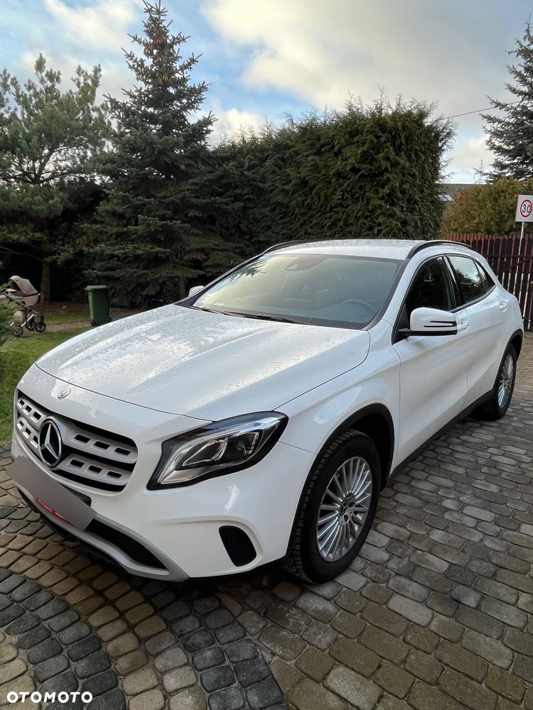 Mercedes-Benz GLA 180 7G-DCT - 8