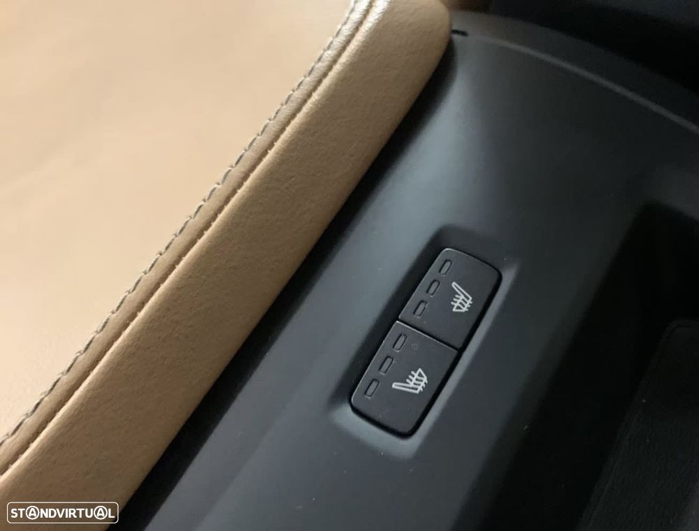 Volvo XC 90 D5 AWD Geartronic RDesign - 9