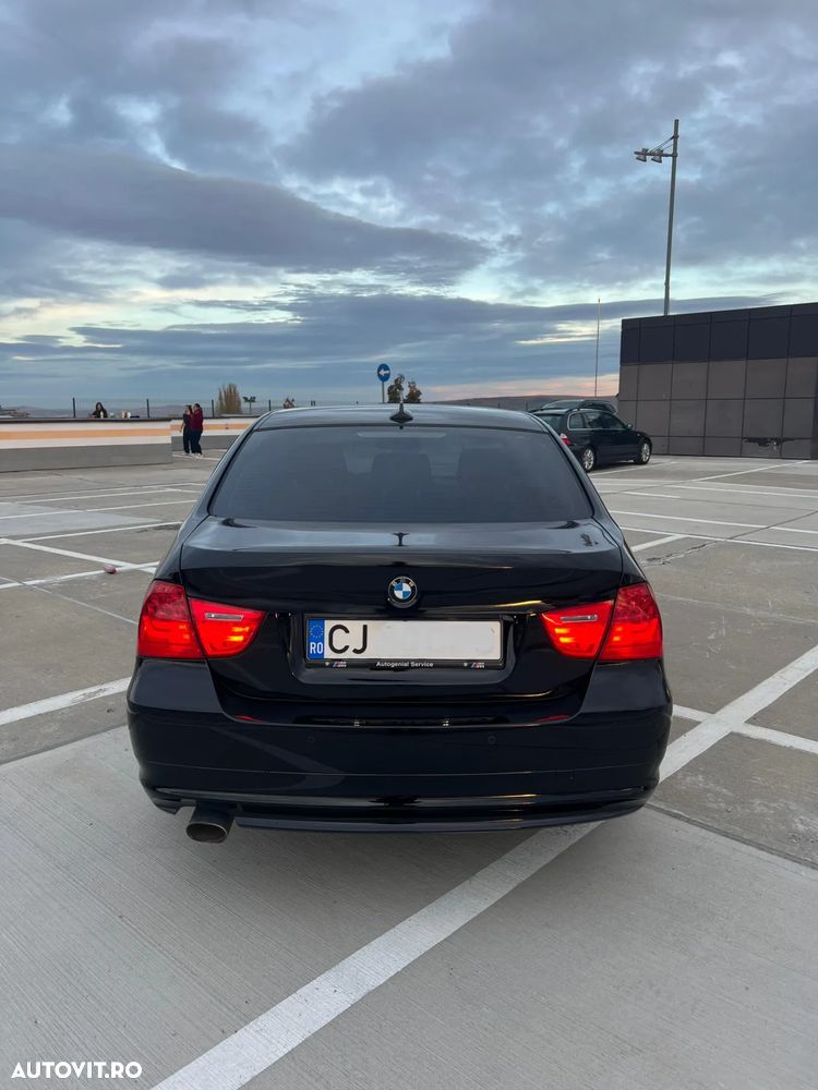 BMW Seria 3 320d Aut. - 5