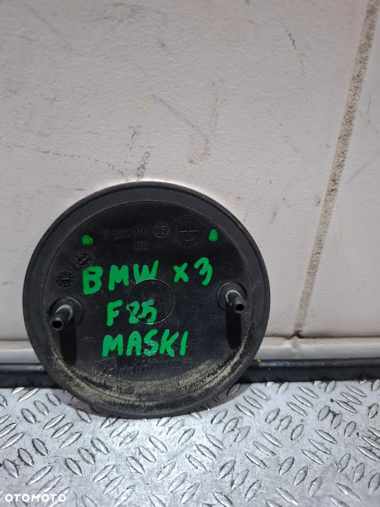 Znaczek emblemat maski BMW X3 F25 rok 2011 nr 8132375 - 2