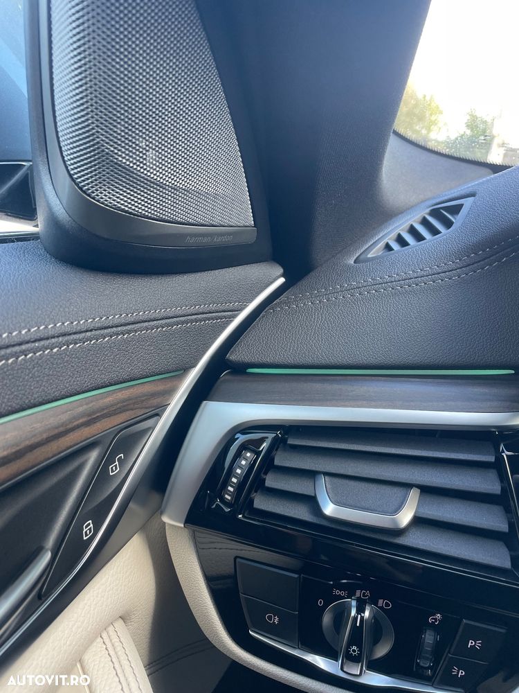 BMW Seria 5 530d xDrive AT MHEV - 23