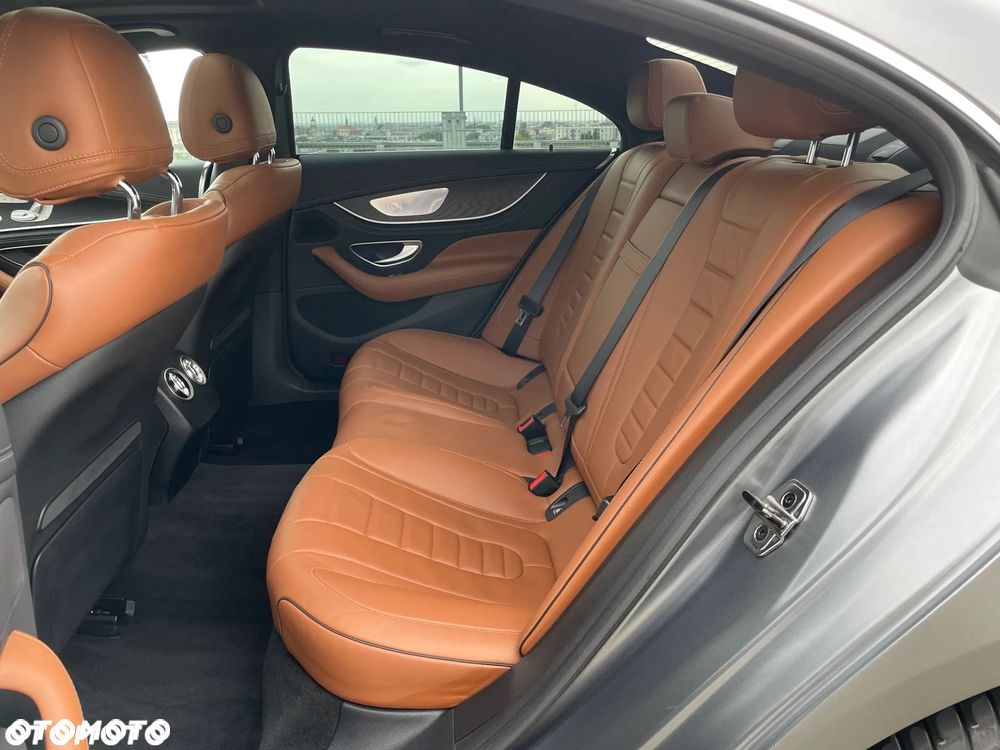 Mercedes-Benz CLS 300 d 4Matic 9G-TRONIC AMG Line - 19