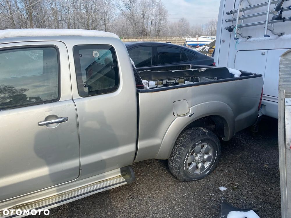 Toyota Hilux 4x4 Extra Cab Sol - 8