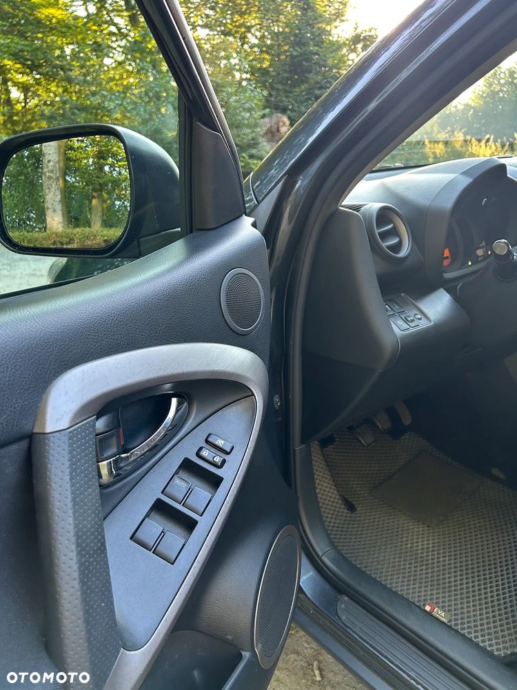 Toyota RAV4 2.2 D-4D Premium - 6