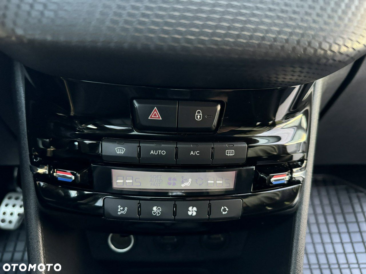 Peugeot 2008 - 25