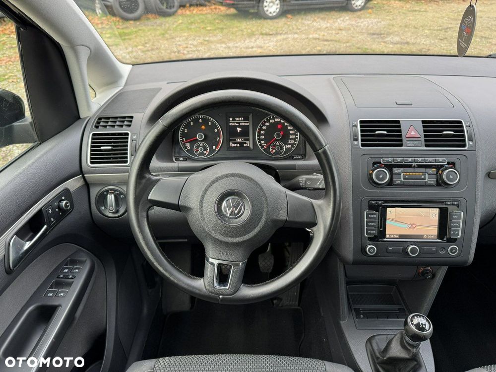 Volkswagen Touran - 26