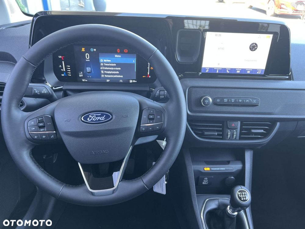 Ford Transit Courier - 13