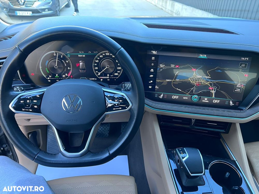 Volkswagen Touareg 3.0 V6 e-Hybrid 4Motion Aut. Elegance - 12
