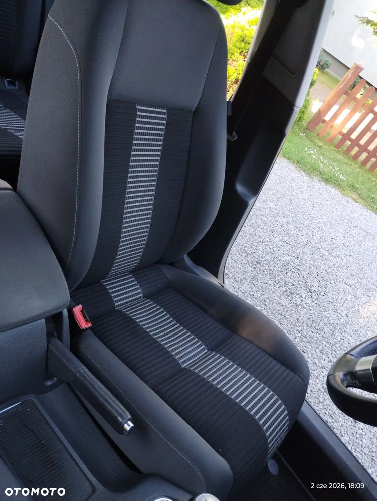 Volkswagen Golf 1.6 United - 33