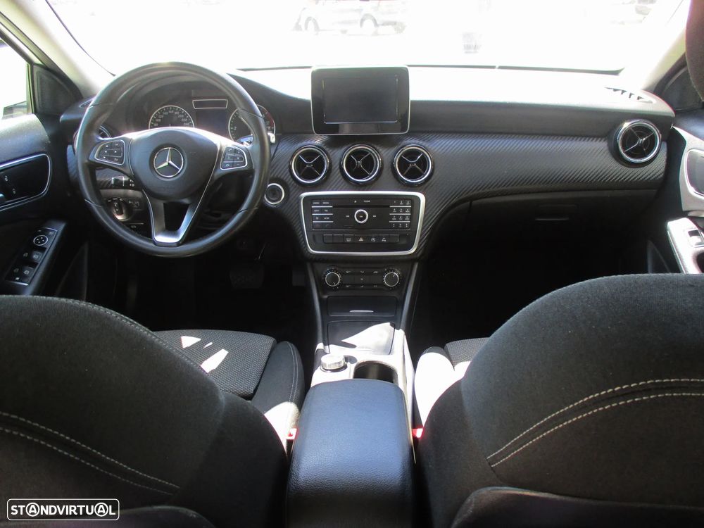 Mercedes-Benz GLA 180 d 7G-DCT Style - 12