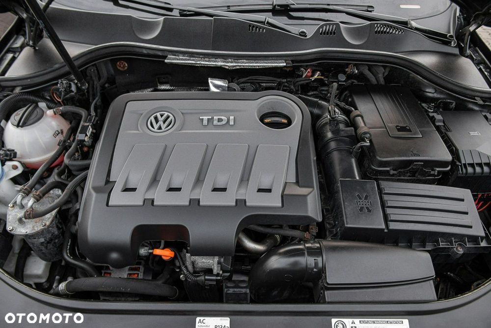 Volkswagen Passat Variant 2.0 TDI DSG BlueMotion Technology Highline - 30