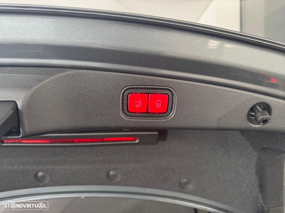 Mercedes-Benz E 220 d AMG Line - 12