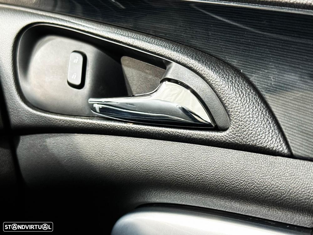 Opel Insignia - 35