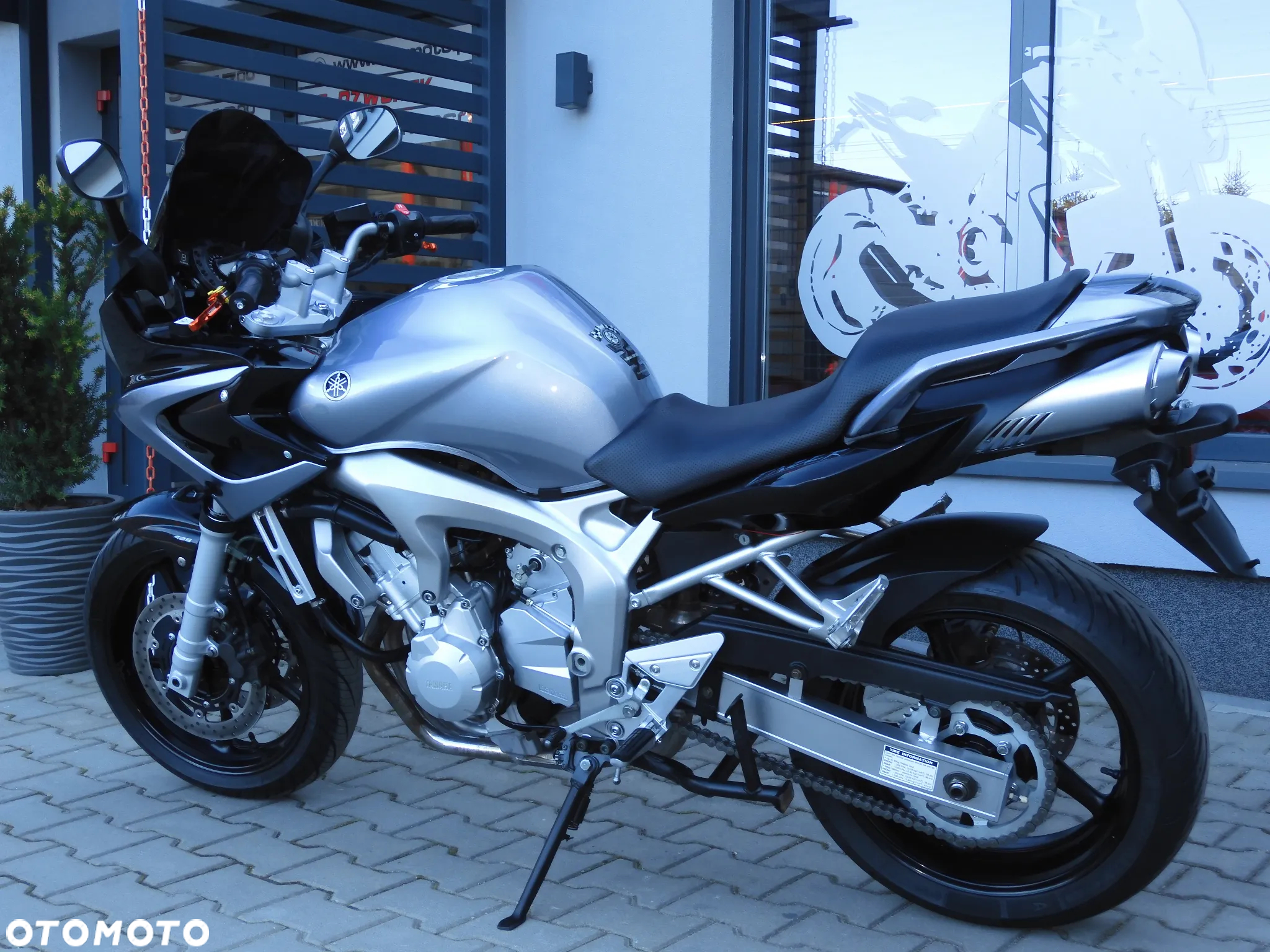 Yamaha FZ6 - 32