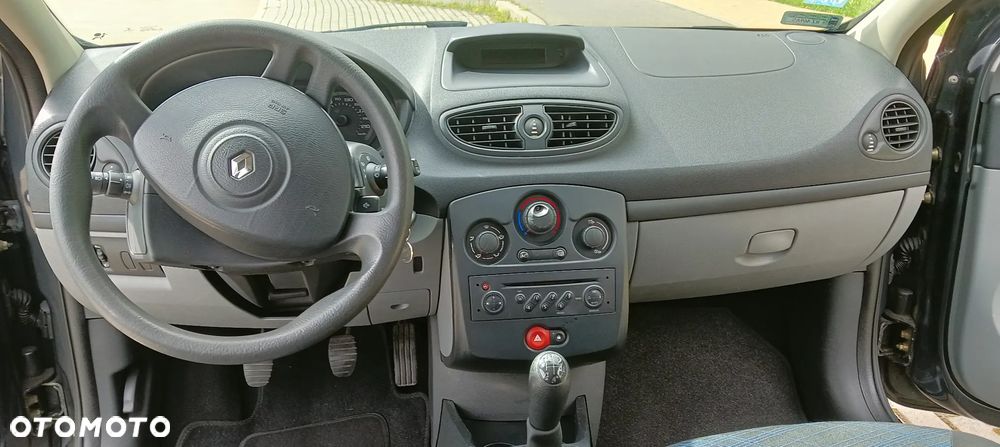 Renault Clio - 11