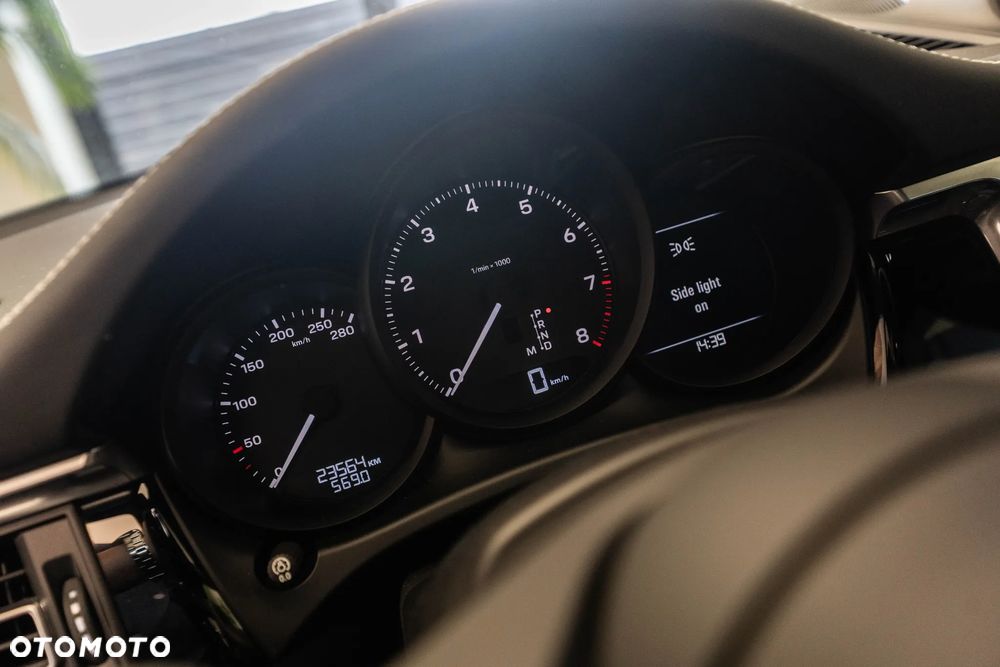 Porsche Macan Standard - 19