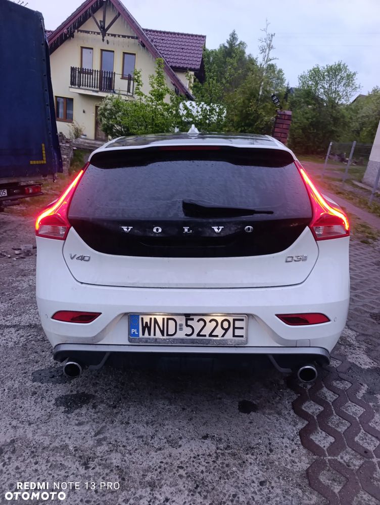 Volvo V40 D3 Geartronic RDesign - 24