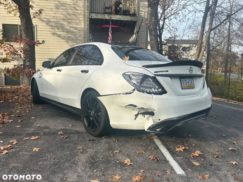 Mercedes-Benz Klasa C AMG 43 4Matic 9G-TRONIC - 39
