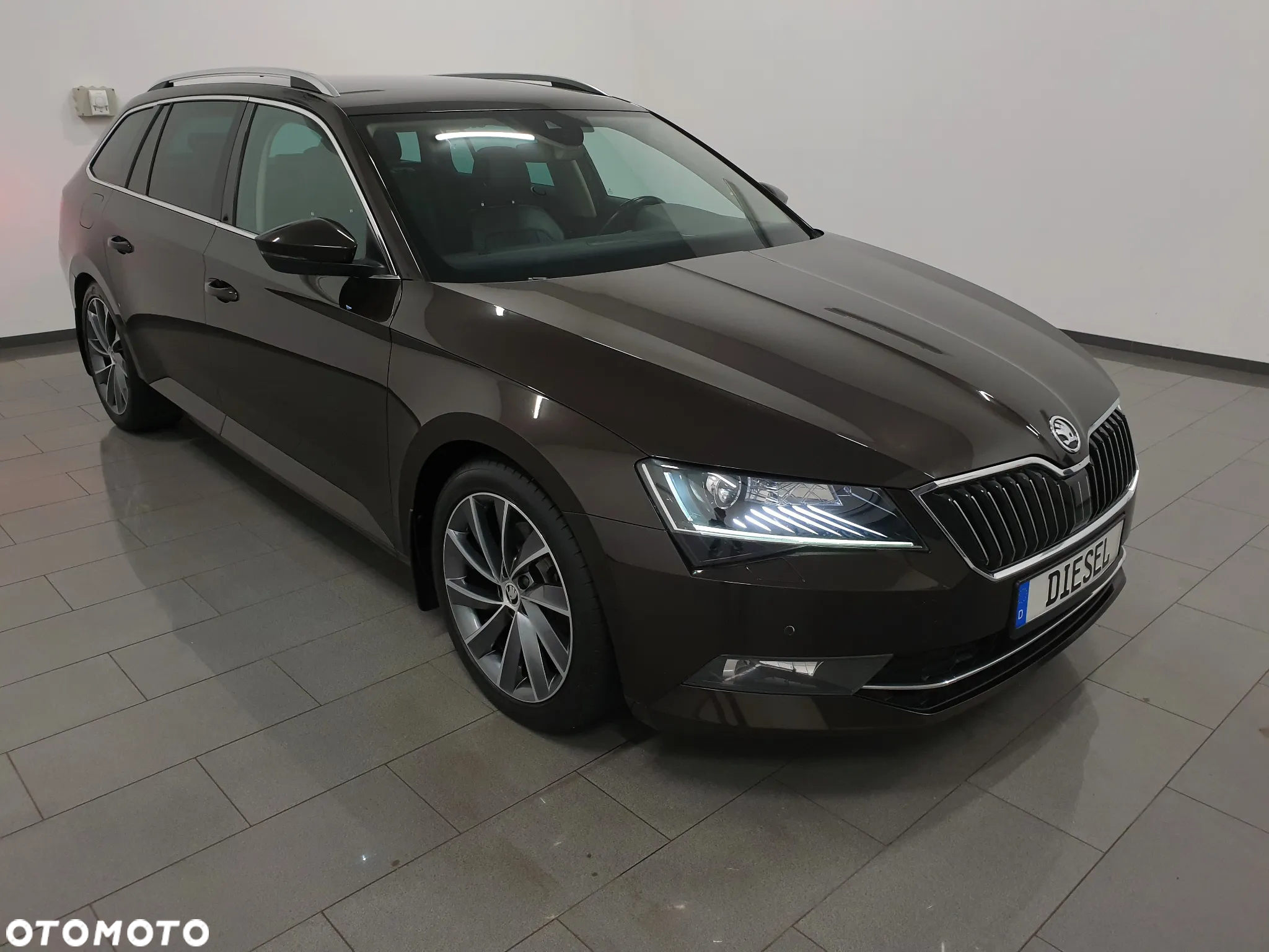 Skoda Superb 2.0 TDI 4x4 L&K DSG - 3