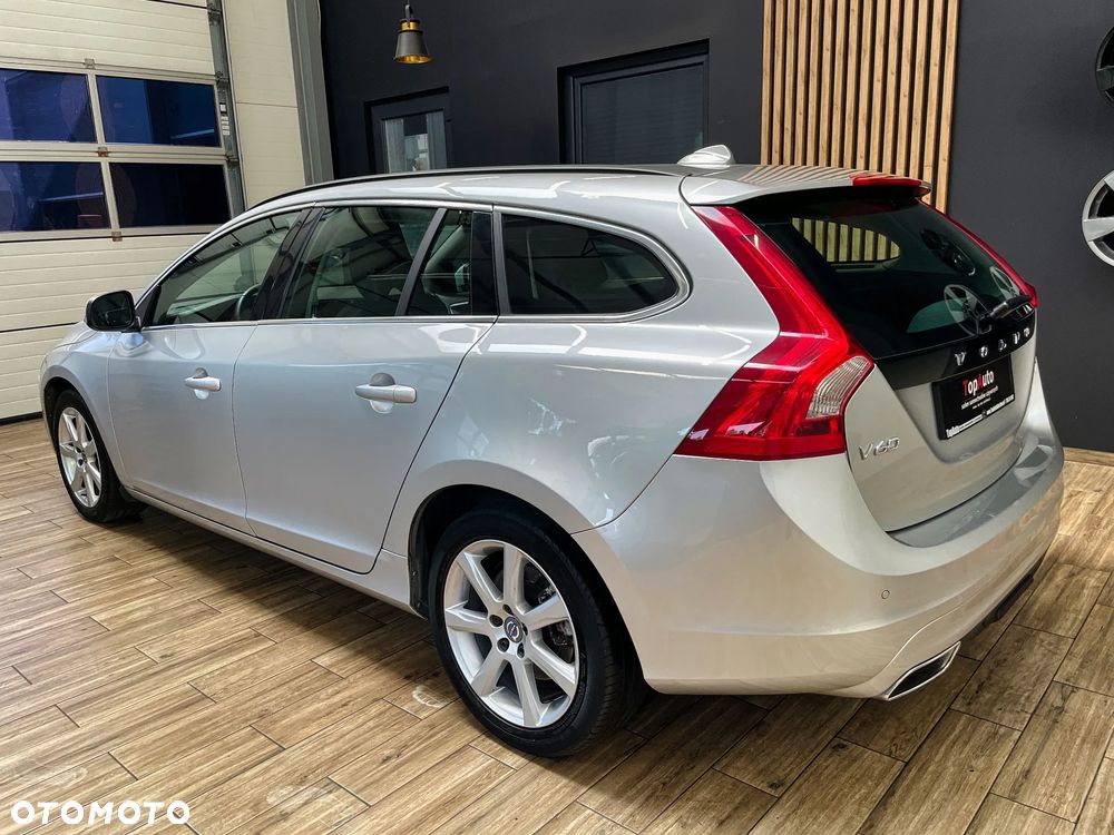Volvo V60 D4 Geartronic Momentum - 12