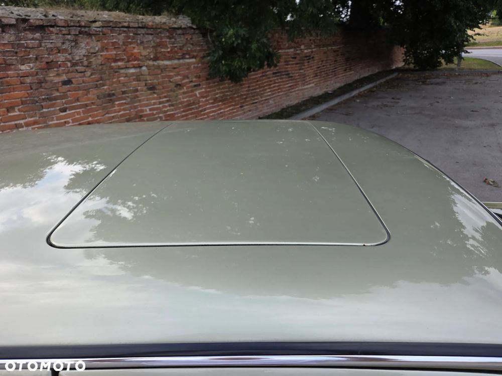 Mercedes-Benz W123 - 20