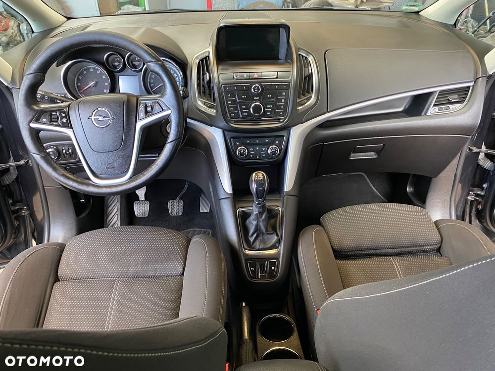 Opel Zafira - 16