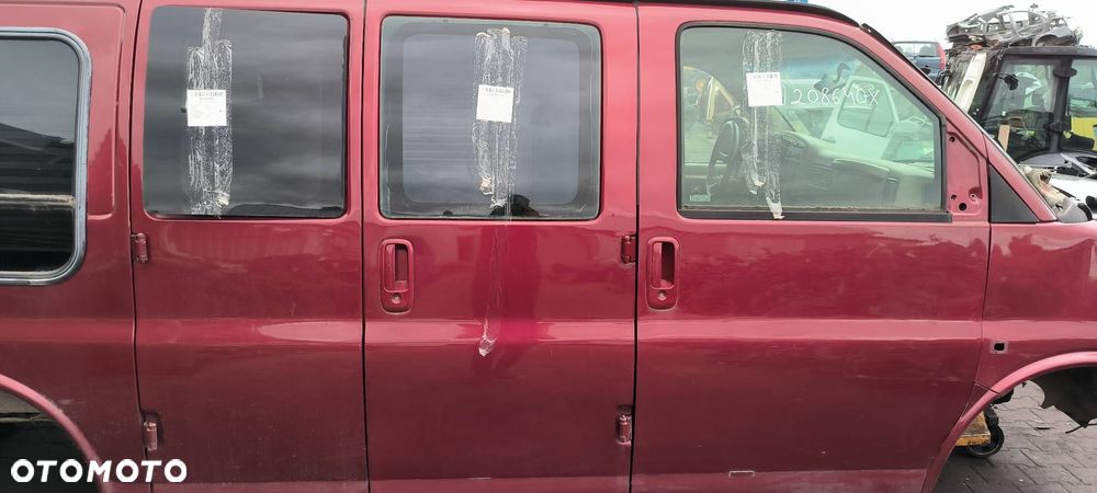 DRZWI PRAWE PRZÓD GMC SAVANA - 1