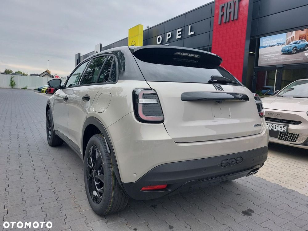 Fiat 600 1.2 Turbo Sport eDCT - 4