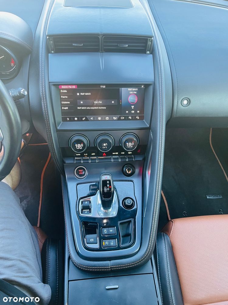 Jaguar F-Type AWD R - 35