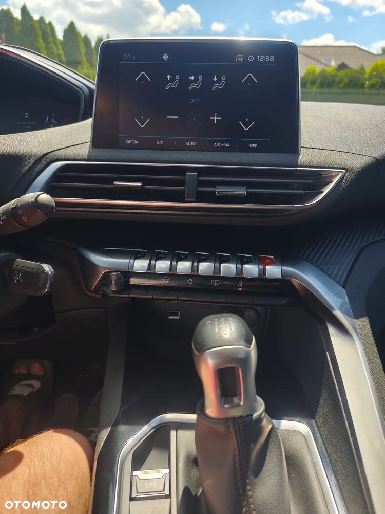 Peugeot 3008 1.2 PureTech Allure S&S - 8