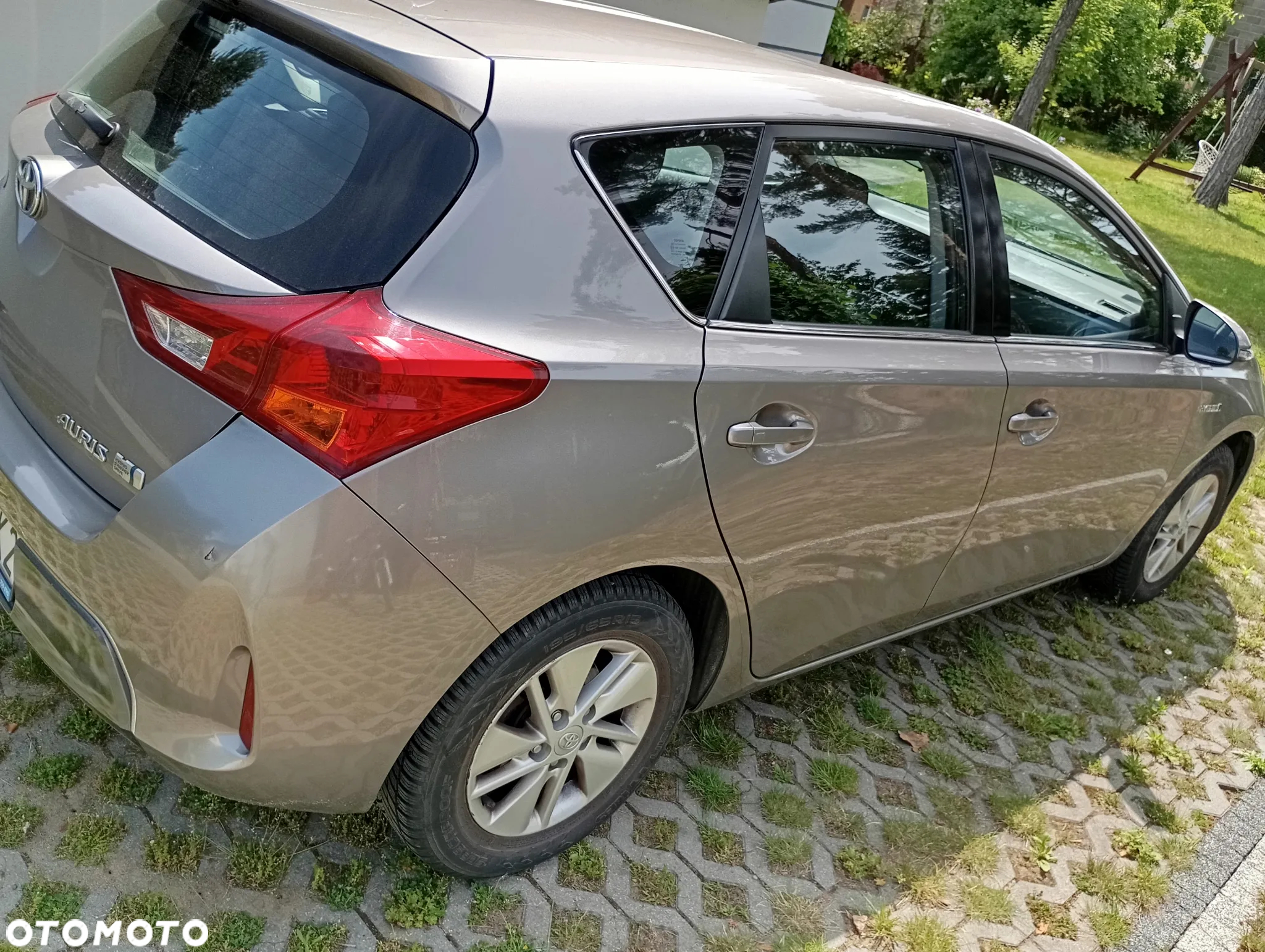Toyota Auris Hybrid 135 Prestige - 2