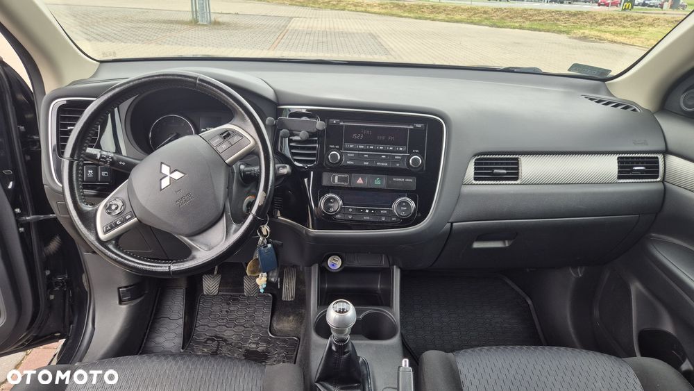 Mitsubishi Outlander - 7