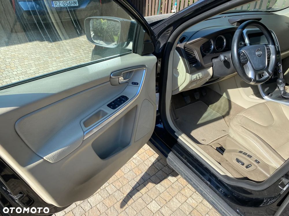 Volvo XC 60 D5 AWD Summum - 4
