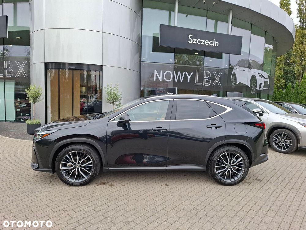 Lexus NX 350h Omotenashi AWD - 2