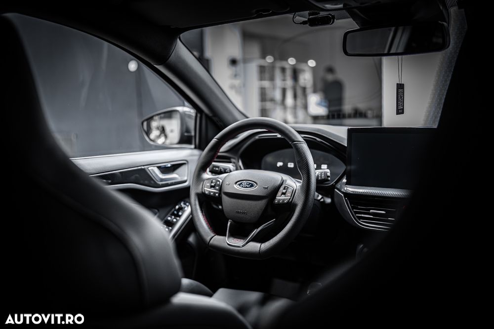 Ford Focus - 24